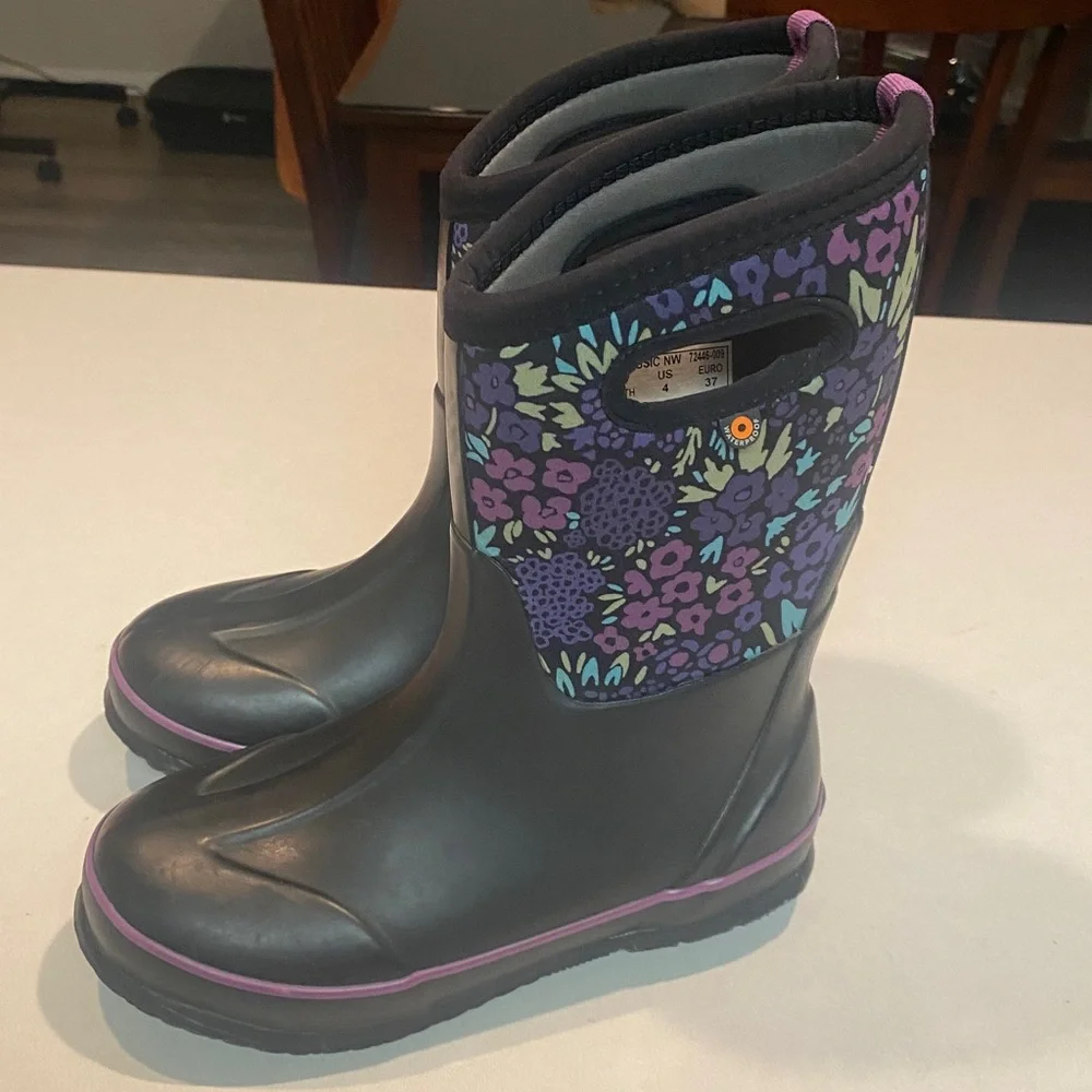BOGS CLASSIC WEATHER RAIN BOOTS BLACK PURPLE FLOWERS BIG KIDS SZ 4 EU 37